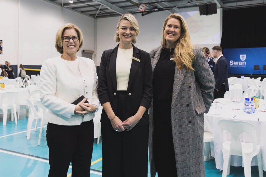 Swan Chamber of Commerce breakfast